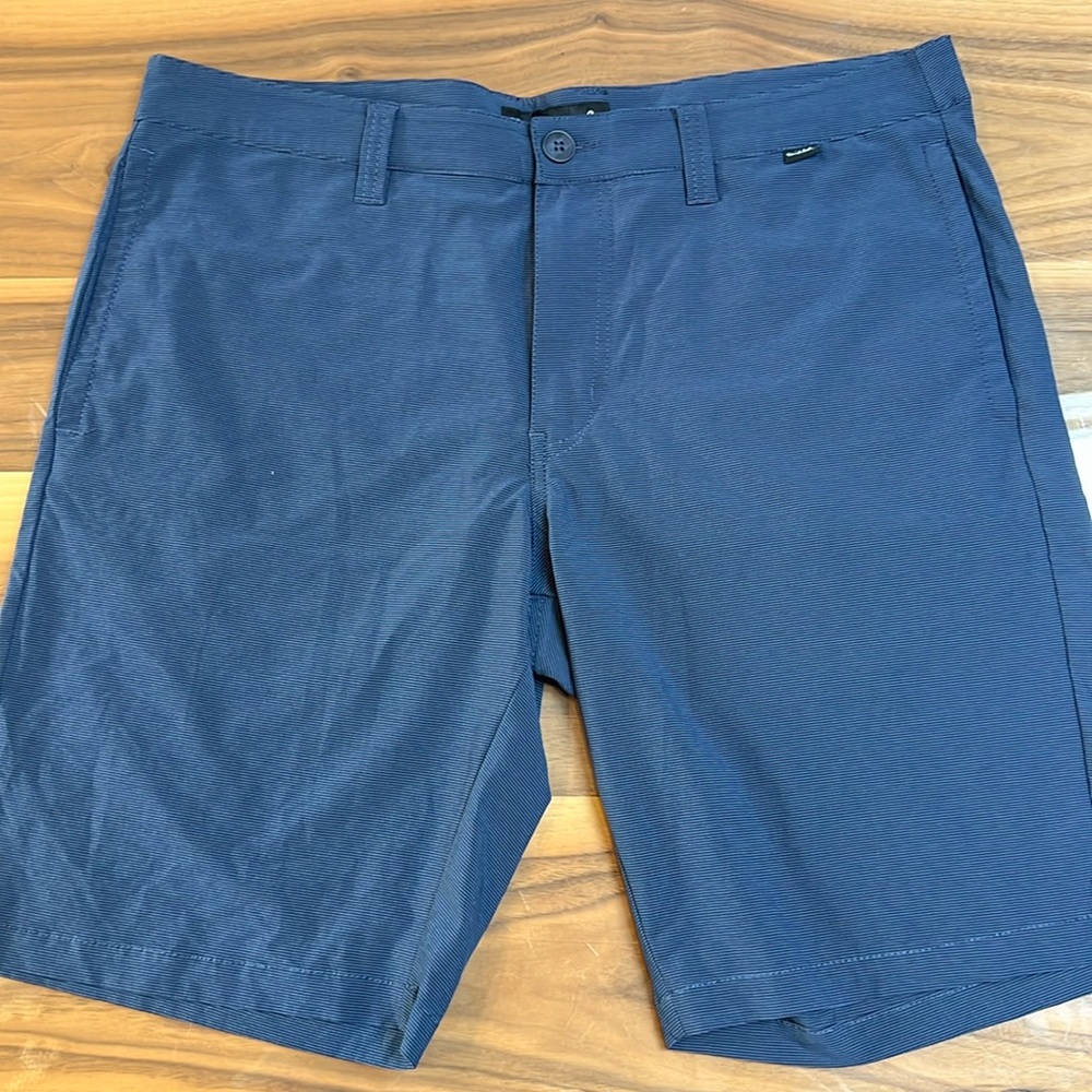 Travis Mathew flat front performance shorts size 36